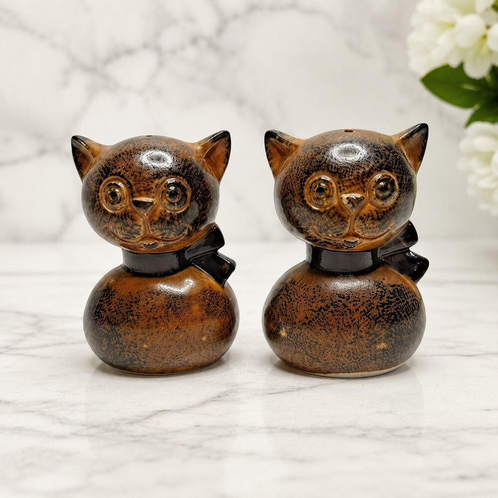Vintage Brown Japan Cat Salt Pepper Shakers Kitty Pair